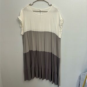 Tiered Colorblock Short Sleeve Dress in Cream and Gray